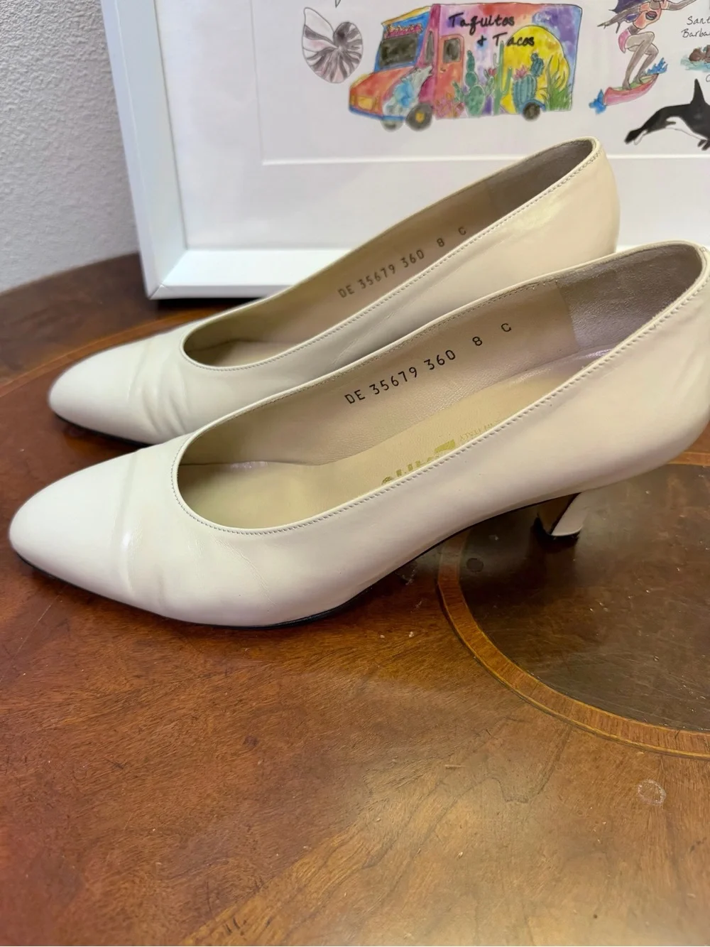 Salvatore Ferragamo Ivory Leather Pointed-Toe Pumps size 8